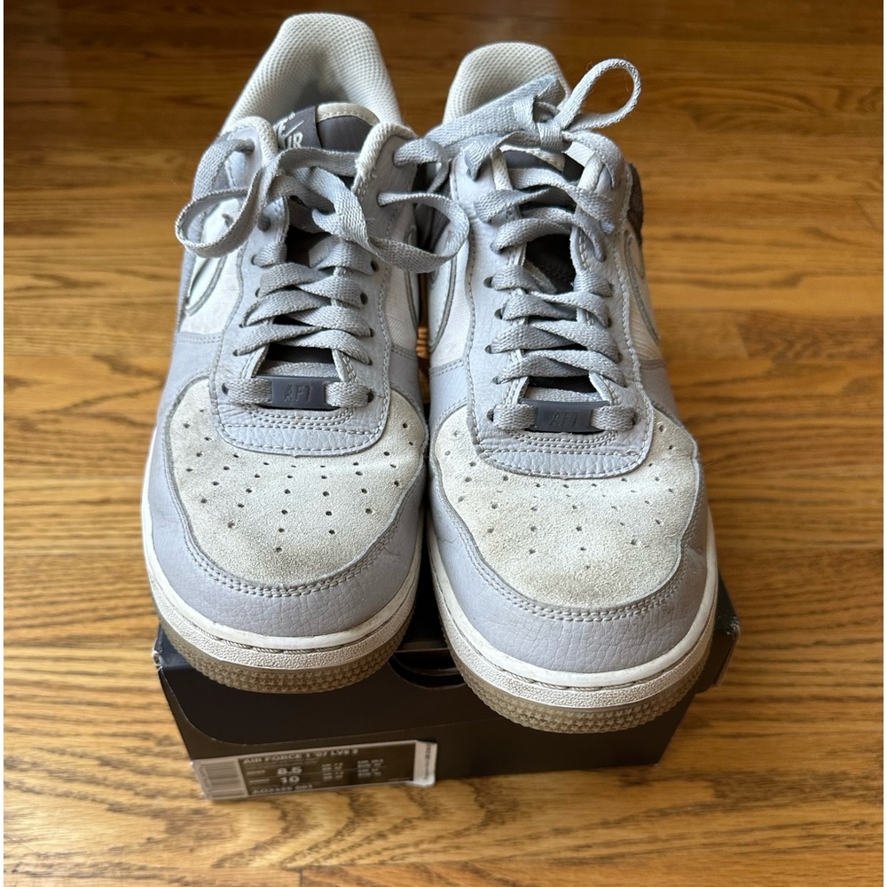 NIKE AIR FORCE 1.  Men’s 8.5.  Women’s 10.